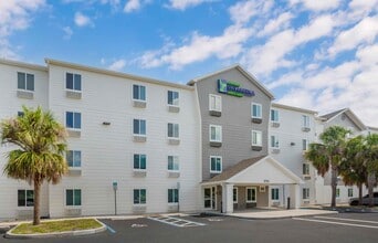 Furnished Studio-Fort Myers - Northeast in Ft. Myers, FL - Foto de edificio - Building Photo