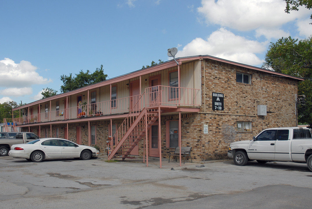 973 Ashland Blvd in Channelview, TX - Building Photo