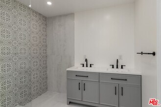 1114 S Orange Dr in Los Angeles, CA - Building Photo - Building Photo