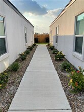 19 Sparrow Rd in Weslaco, TX - Building Photo - Building Photo