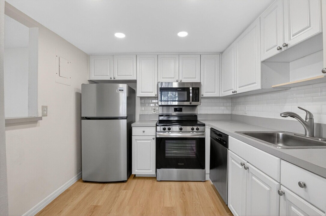 51 Flanders B in Delray Beach, FL - Building Photo