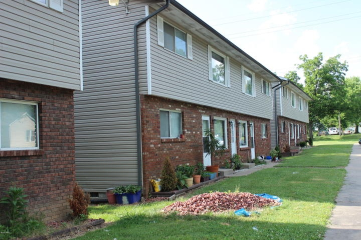 Colonial East Apartments in Carbondale, IL - Building Photo