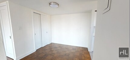 E 16 ST, Unit 16J in New York, NY - Foto de edificio - Building Photo