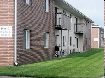 Lakeview Apartments in Columbus, NE - Building Photo