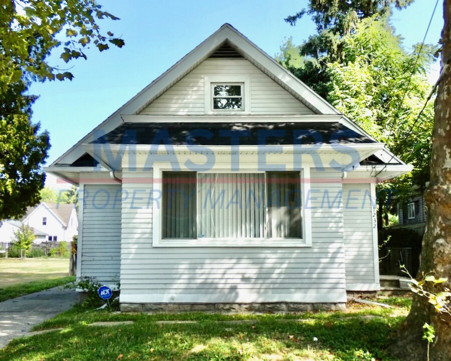 1232 Walbridge Ave in Toledo, OH - Building Photo