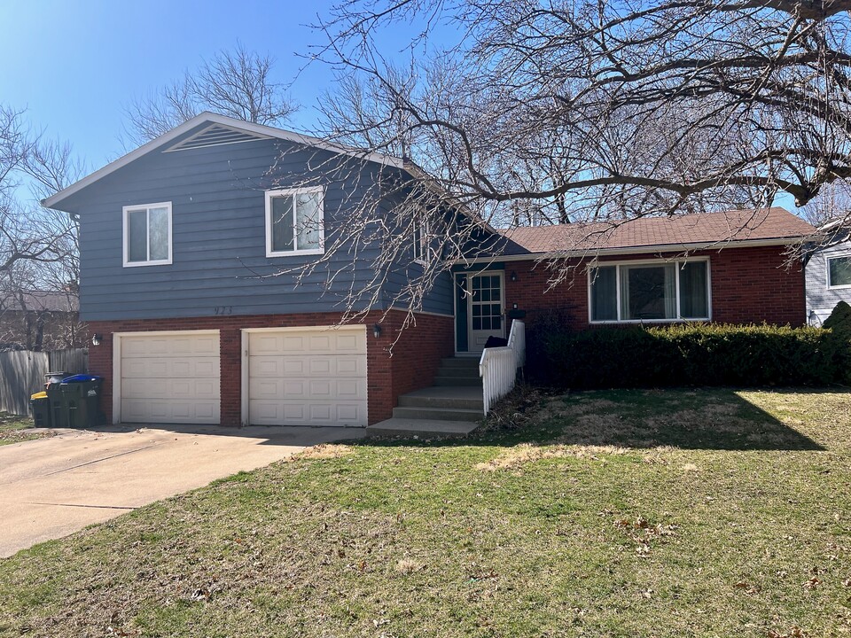 923 Talwrn Ct in Iowa City, IA - Foto de edificio