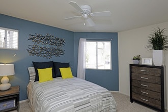 Axiom La Jolla in San Diego, CA - Foto de edificio - Building Photo