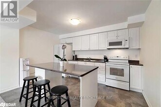46 Andean Ln in Barrie, ON - Building Photo - Building Photo
