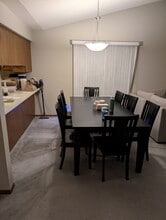 8306 Iltis Dr in Urbandale, IA - Foto de edificio - Building Photo