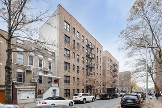 1922 McGraw Ave in Bronx, NY - Foto de edificio - Building Photo