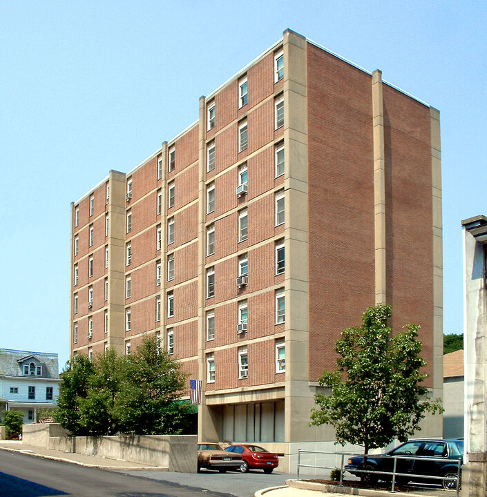 Michael Close Building in Pottsville, PA - Building Photo