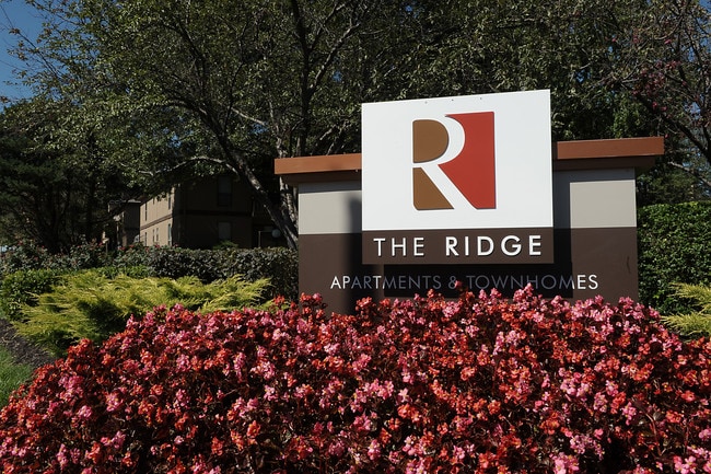 The Ridge Overland Park in Overland Park, KS - Foto de edificio - Building Photo
