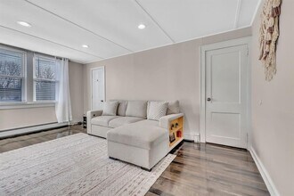 64 Prairie Ave in Suffern, NY - Building Photo - Building Photo