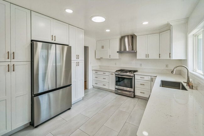 6111 Madeline St in San Diego, CA - Building Photo - Building Photo