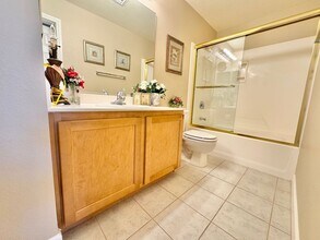 55 E Agate Ave in Las Vegas, NV - Foto de edificio - Building Photo