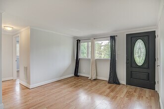 8603 Haw River Rd in Oak Ridge, NC - Building Photo - Building Photo