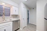 2219 Place Rebecca Ln photo'