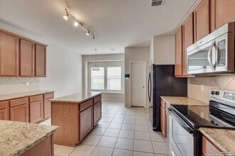 3614 Bramble Pass in San Antonio, TX - Building Photo - Building Photo