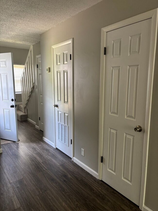 2711 Clayton Dr NW in Huntsville, AL - Building Photo - Building Photo