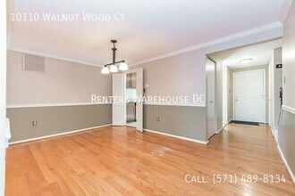 10110 Walnut Wood Ct in Burke, VA - Building Photo - Building Photo