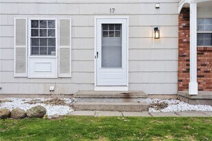 17 Willowick Dr in Fairport, NY - Building Photo