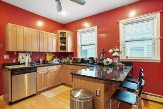 17 Carmel St, Unit 2 in Boston, MA - Foto de edificio - Building Photo