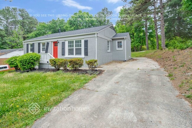 property at 2306 Eastview Cir