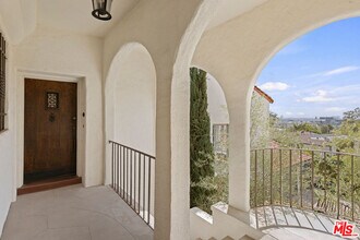 6856 Los Altos Pl in Los Angeles, CA - Building Photo - Building Photo