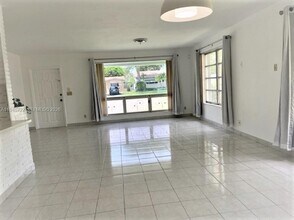 1807 N 40th Ave in Hollywood, FL - Building Photo - Building Photo