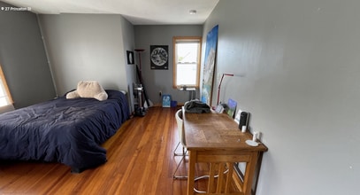 27 Princeton St, Unit 2 in Medford, MA - Building Photo - Building Photo