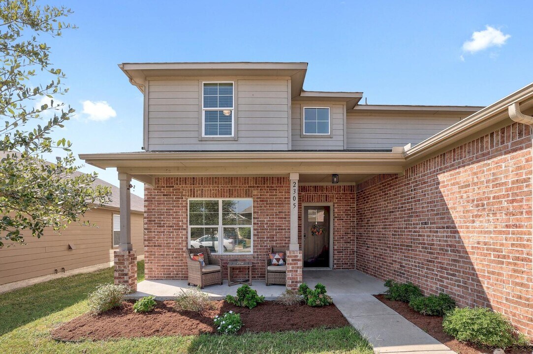 2305 Bettylou Ln in Austin, TX - Building Photo