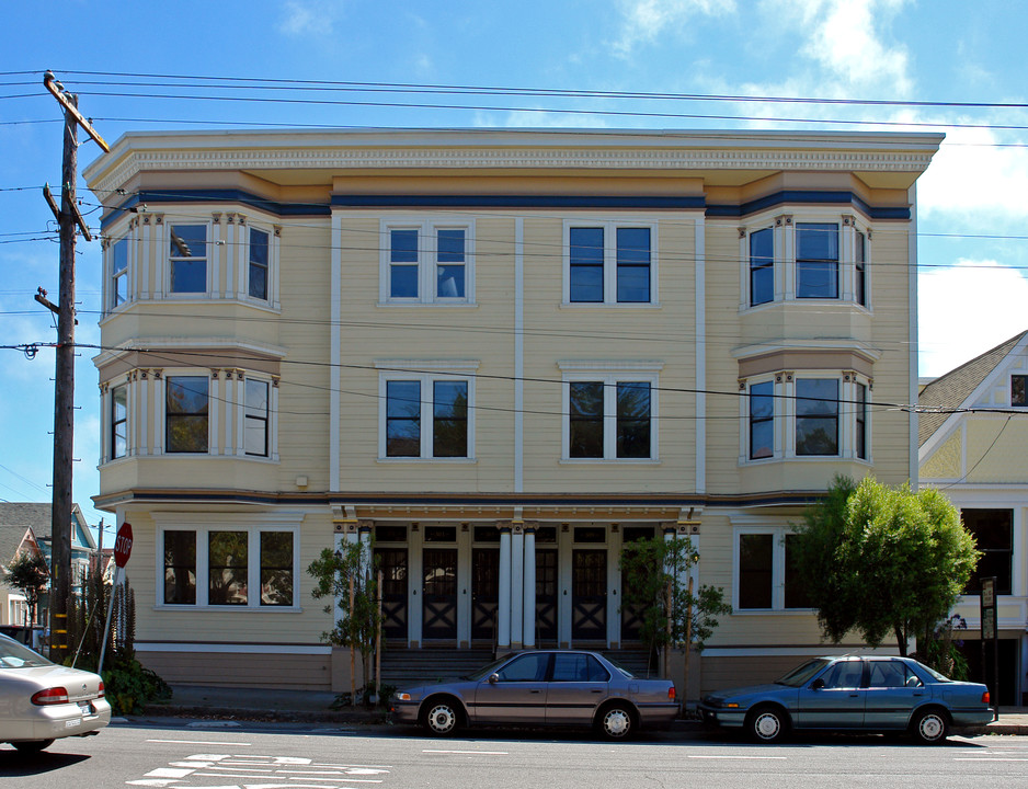 301-311 Lake St in San Francisco, CA - Building Photo