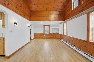 92 Main St, Unit 1 in Hopkinton, MA - Building Photo - Building Photo