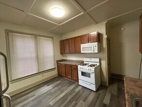 1230 Highland St, Unit downstairs half unit in Columbus, OH - Foto de edificio - Building Photo