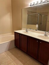 197 Las Brisas Cir in Sunrise, FL - Building Photo - Building Photo