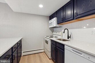 176 W King St in Malvern, PA - Building Photo - Building Photo