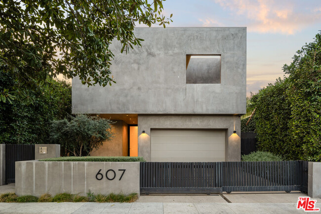 607 N Alta Vista Blvd in Los Angeles, CA - Building Photo - Building Photo