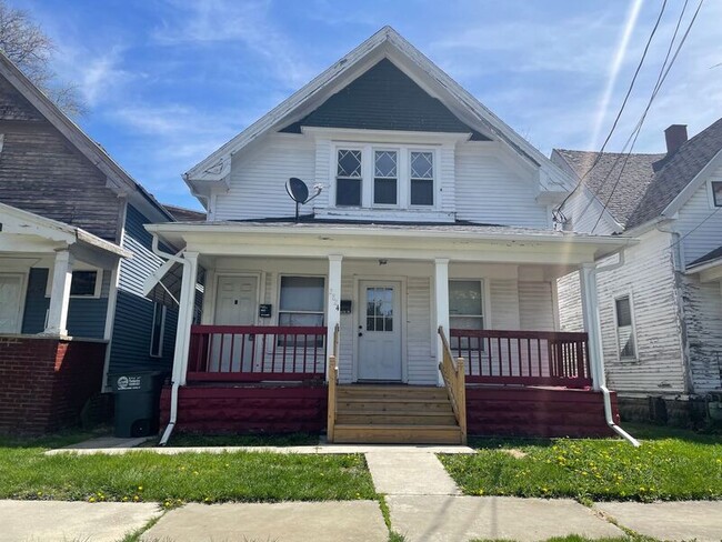 property at 2824 Chestnut St