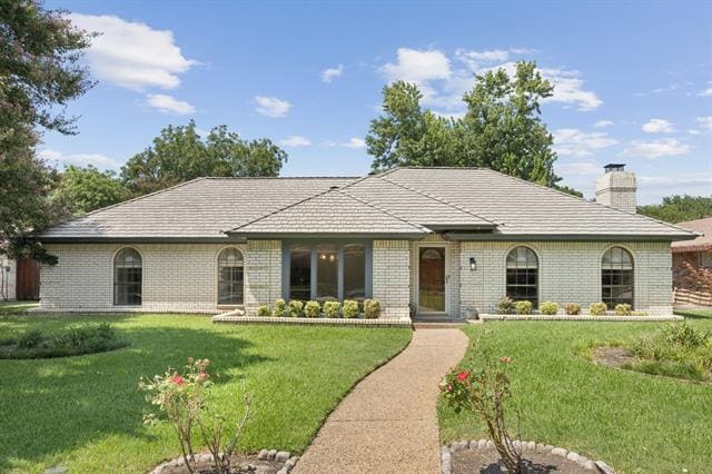 property at 3305 Canterbury Dr
