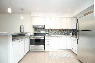 110 Escarpment Crescent in Collingwood, ON - Building Photo - Building Photo