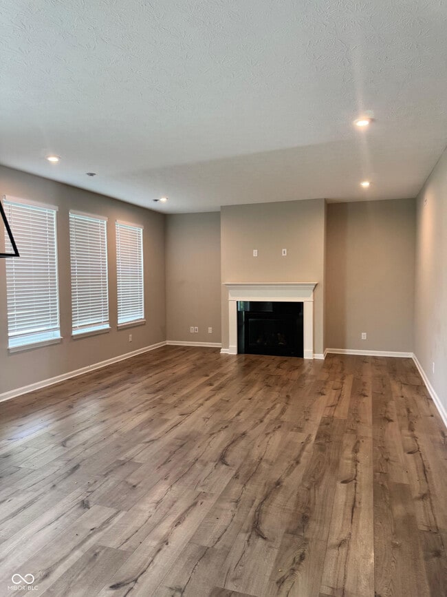 8758 Howlett Ln in Indianapolis, IN - Building Photo - Building Photo
