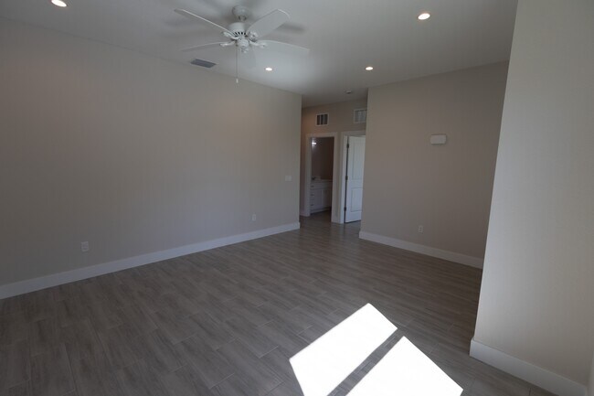 281 Sunflower St in Port Charlotte, FL - Building Photo - Building Photo