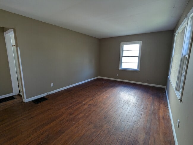 549 S Ashburton Rd in Columbus, OH - Building Photo - Building Photo