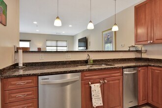 601 Alder Way in North Andover, MA - Building Photo - Building Photo