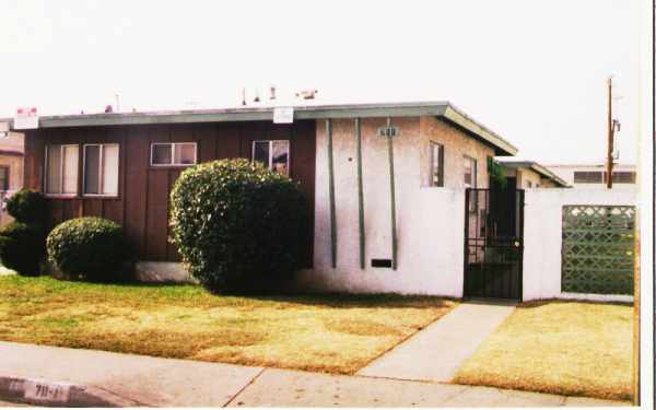 713 N Rose Ave in Compton, CA - Building Photo