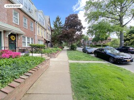 100-11 Ascan Ave in Queens, NY - Building Photo