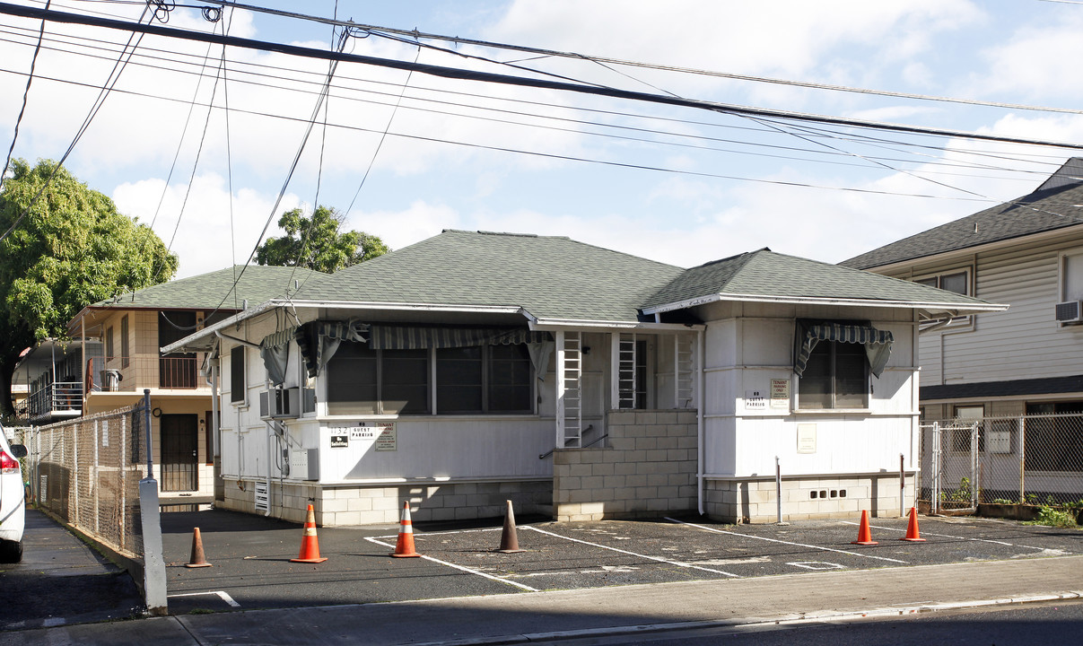 1132 Kamaile St in Honolulu, HI - Building Photo