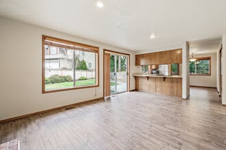 4521 186th Ave SE in Issaquah, WA - Building Photo - Building Photo