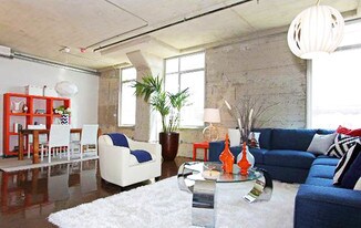 825 E 4th St, Unit 208 in Los Angeles, CA - Building Photo