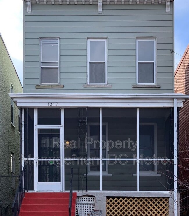 property at 1219 Pleasant St SE
